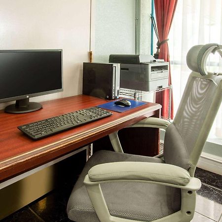 Baymont By Wyndham Northwood Motel Екстериор снимка
