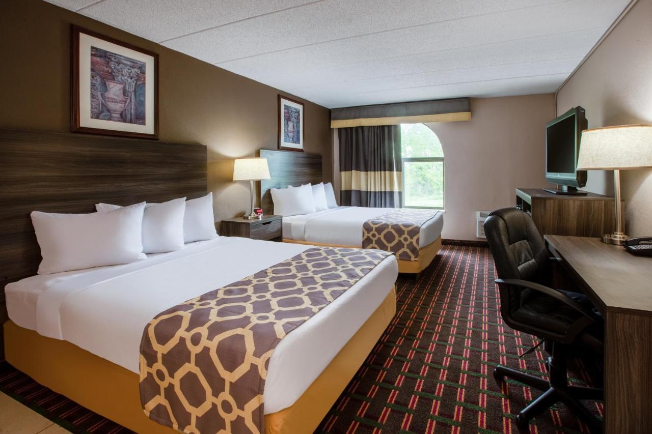 Baymont By Wyndham Northwood Motel Екстериор снимка
