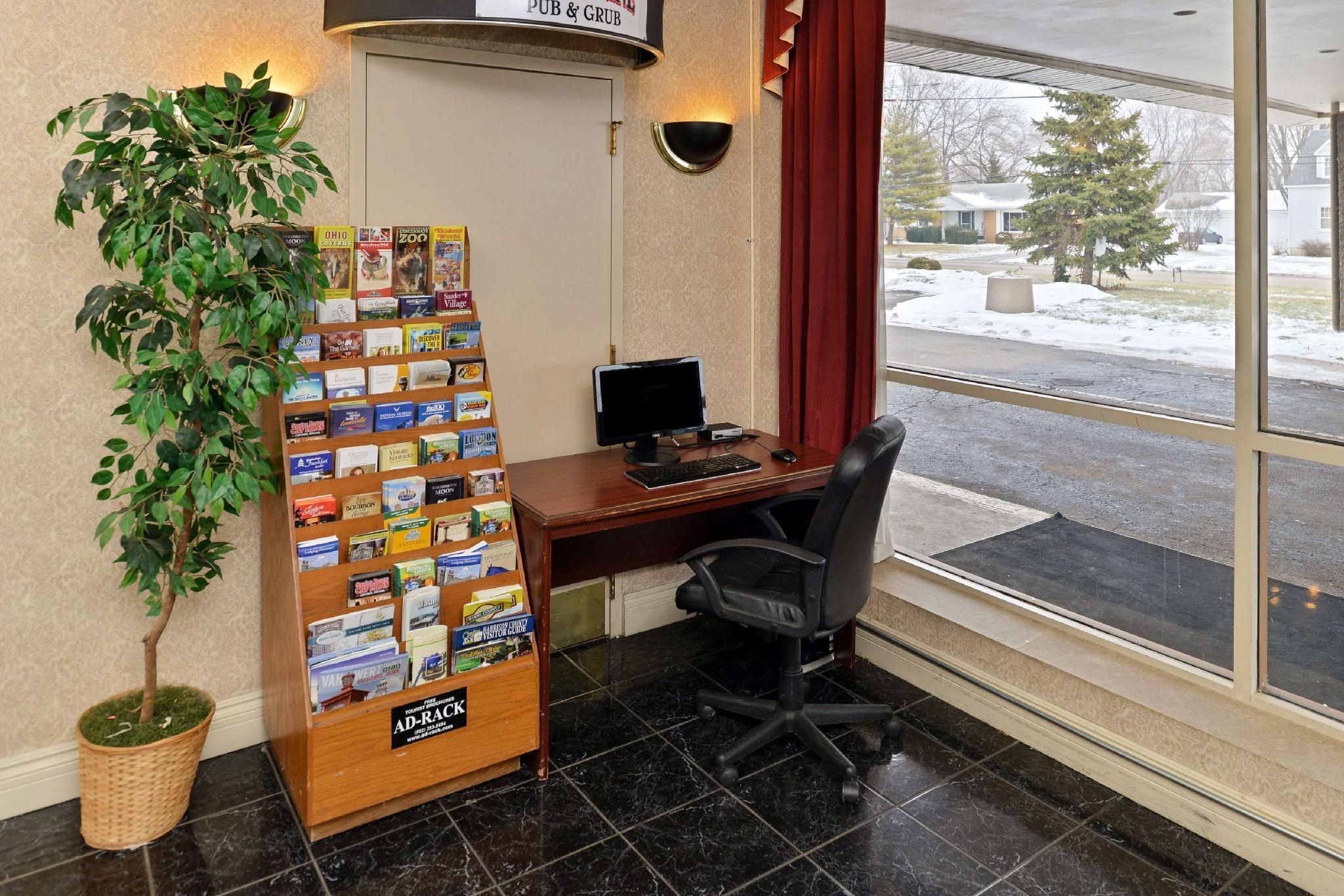 Baymont By Wyndham Northwood Motel Екстериор снимка