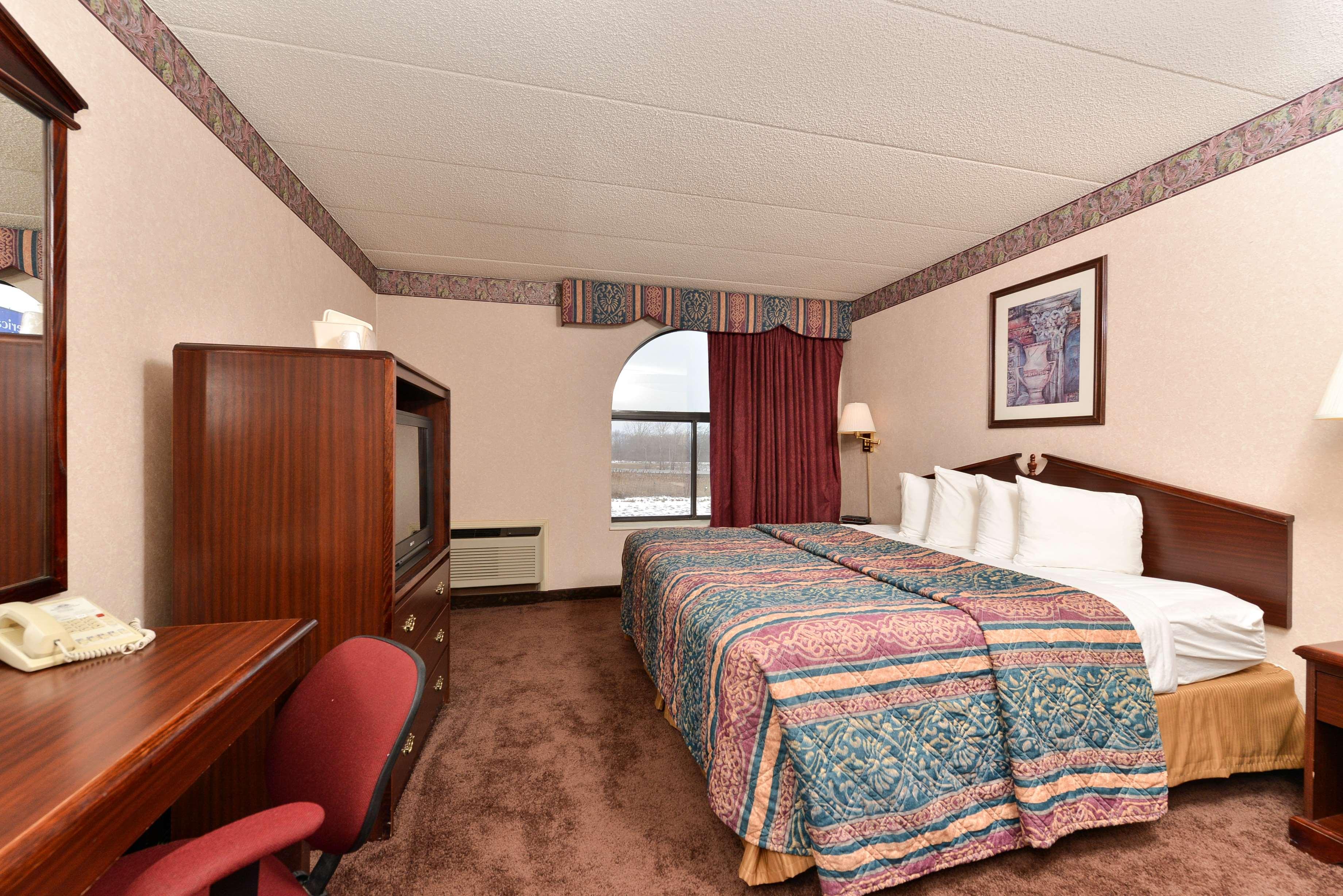 Baymont By Wyndham Northwood Motel Екстериор снимка