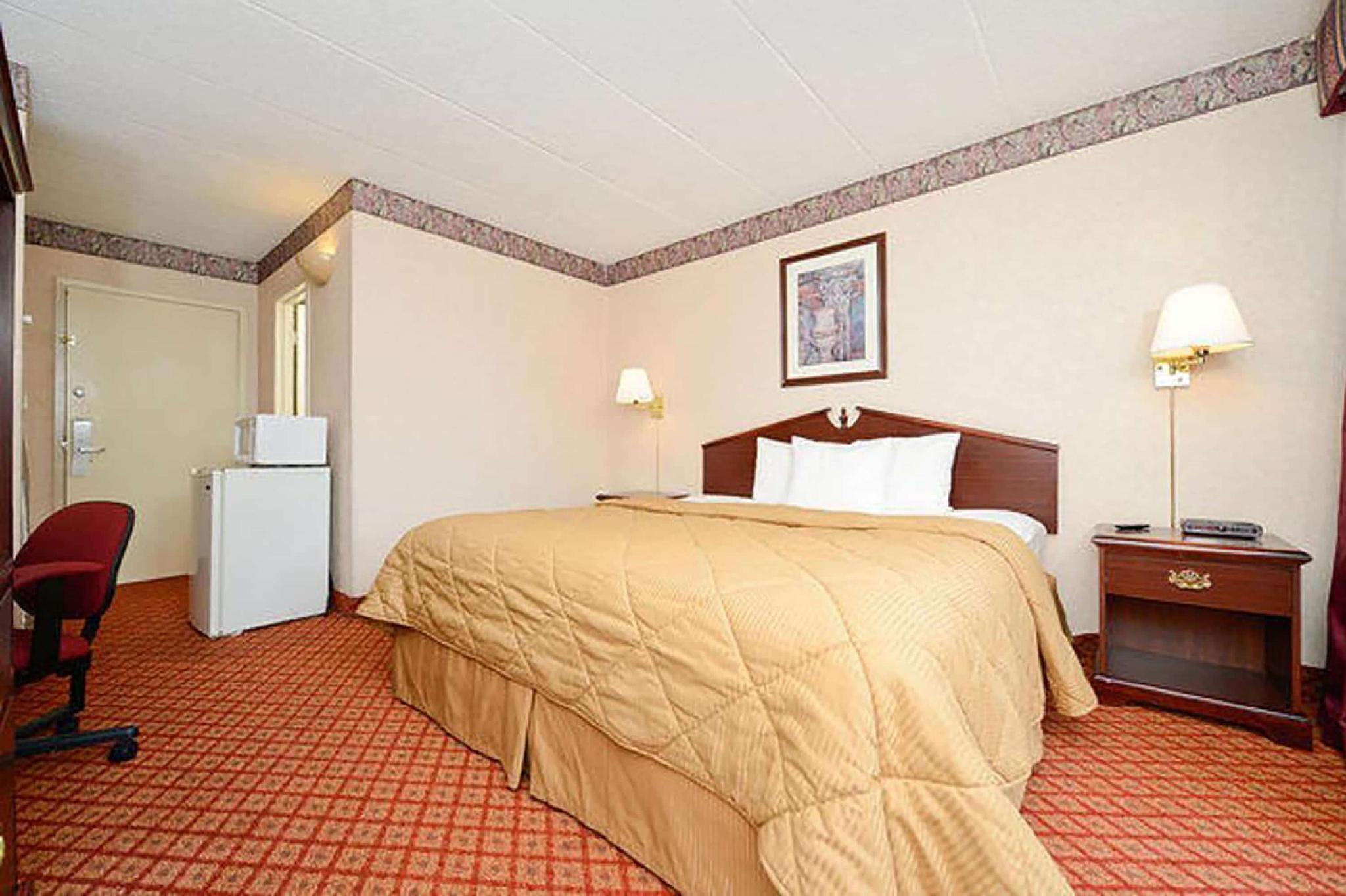 Baymont By Wyndham Northwood Motel Екстериор снимка