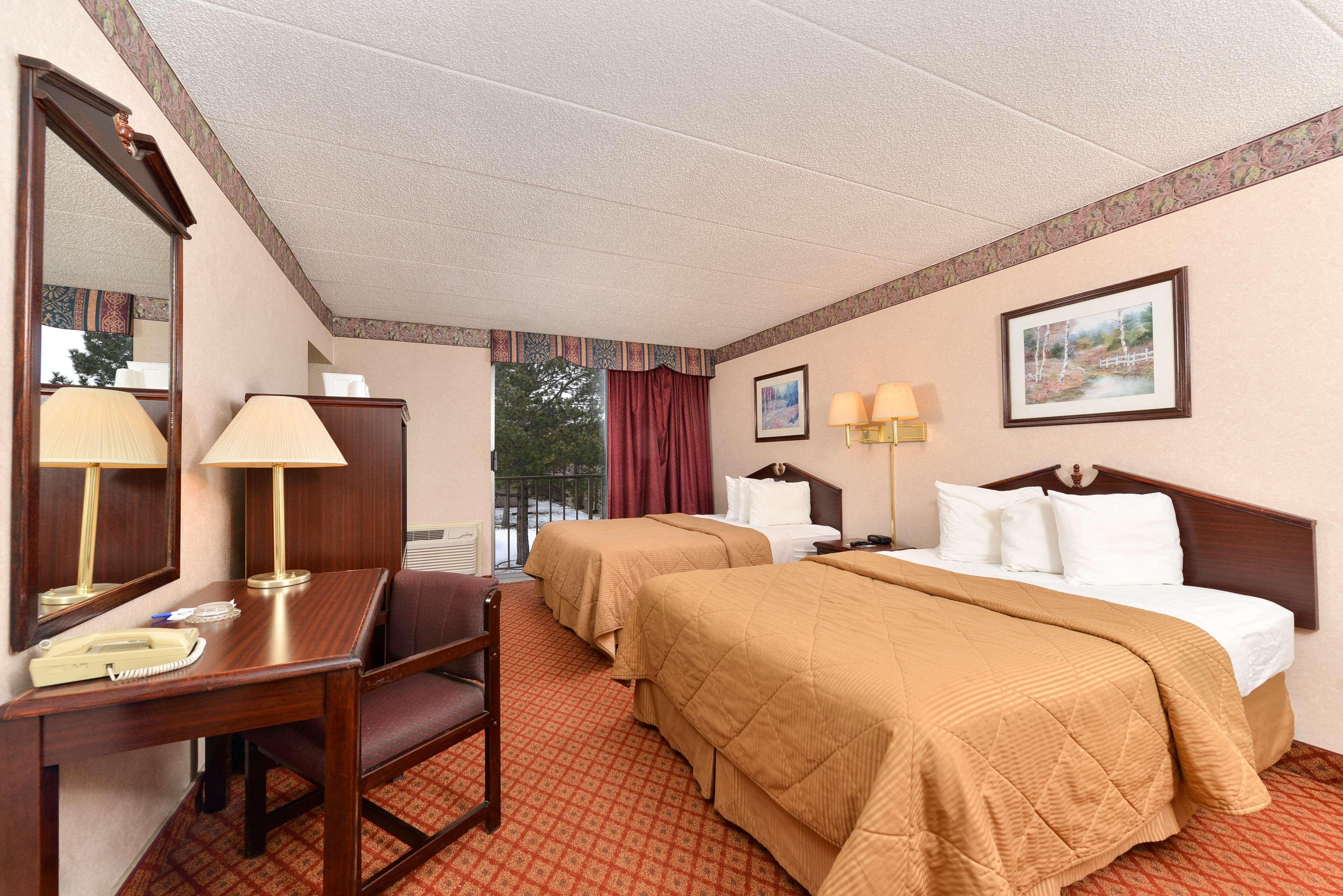 Baymont By Wyndham Northwood Motel Екстериор снимка