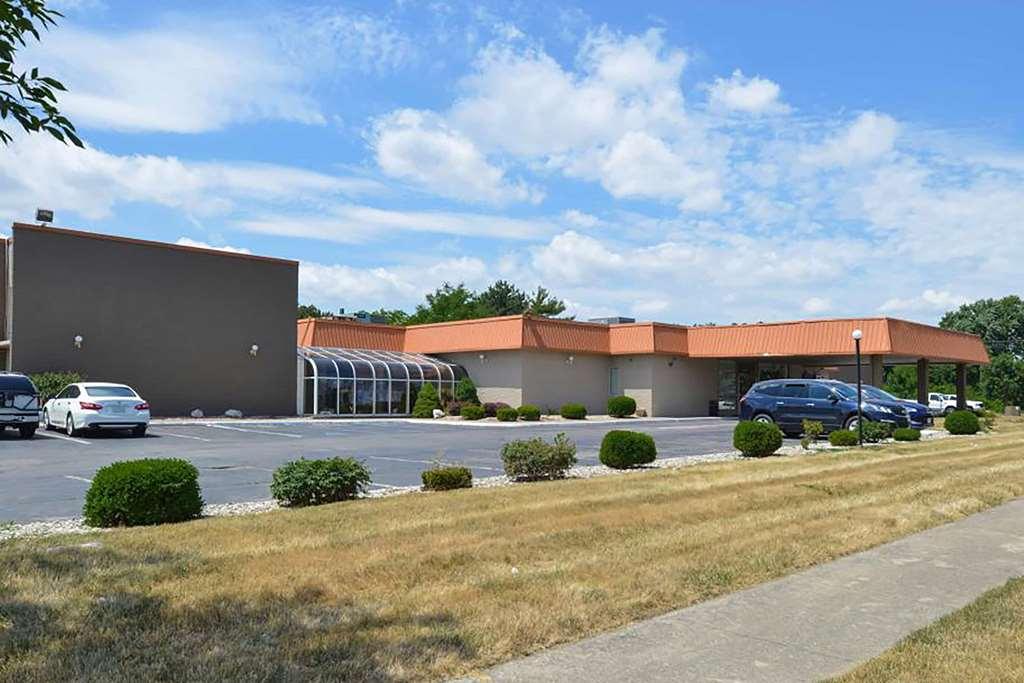 Baymont By Wyndham Northwood Motel Екстериор снимка