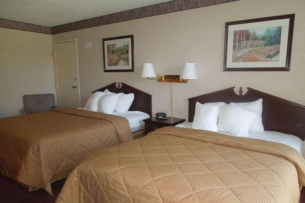 Baymont By Wyndham Northwood Motel Стая снимка