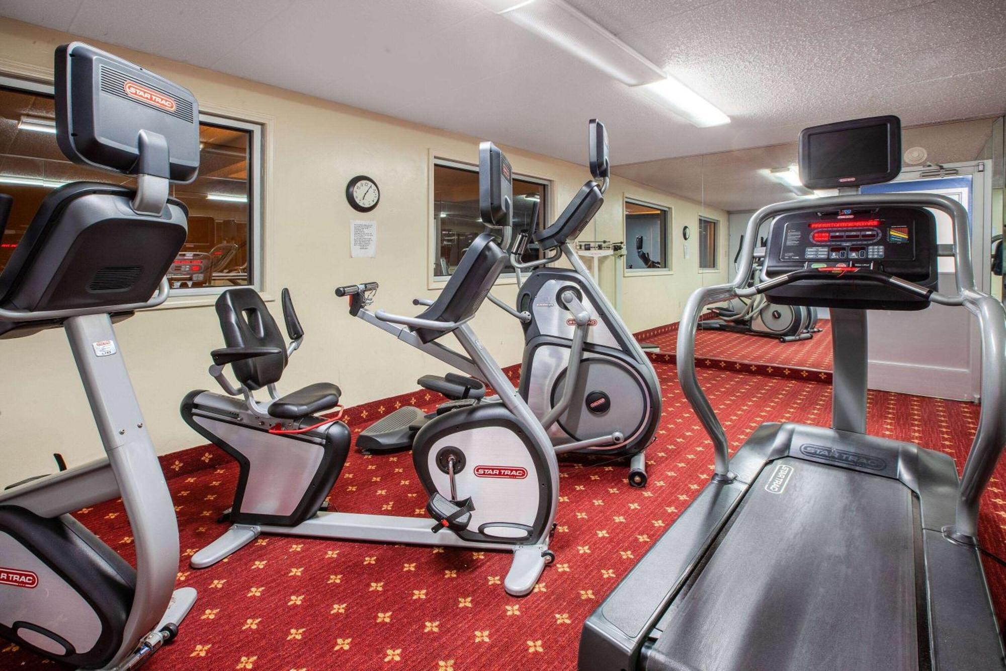 Baymont By Wyndham Northwood Motel Екстериор снимка